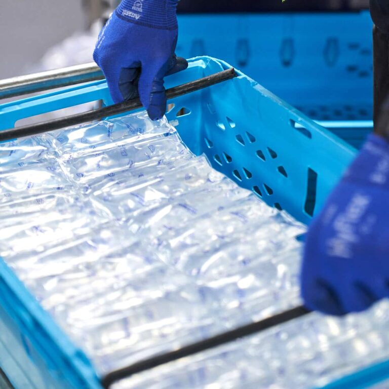 Temperature controlled courier boxes